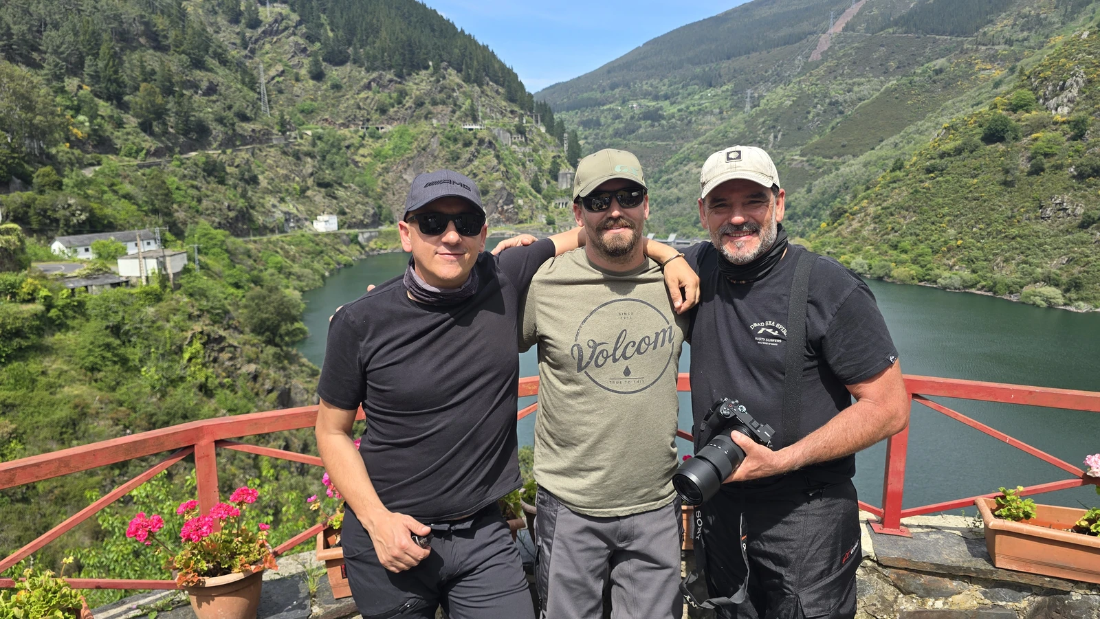 The three friends of Los Changos Locos together
